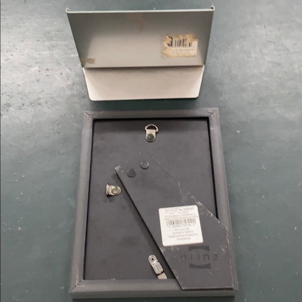 ๐ผ๏ธ Silver Picture Frame Set - Picture 4 of 6